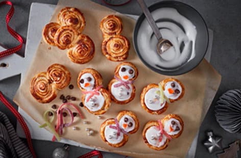 Image of "Cinnamon snowmen"
