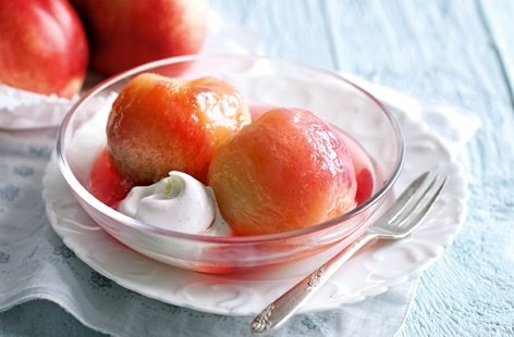 Image of "Wine-poached nectarines with vanilla cream"