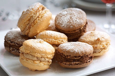 Image of "Chestnut and chocolate macarons"