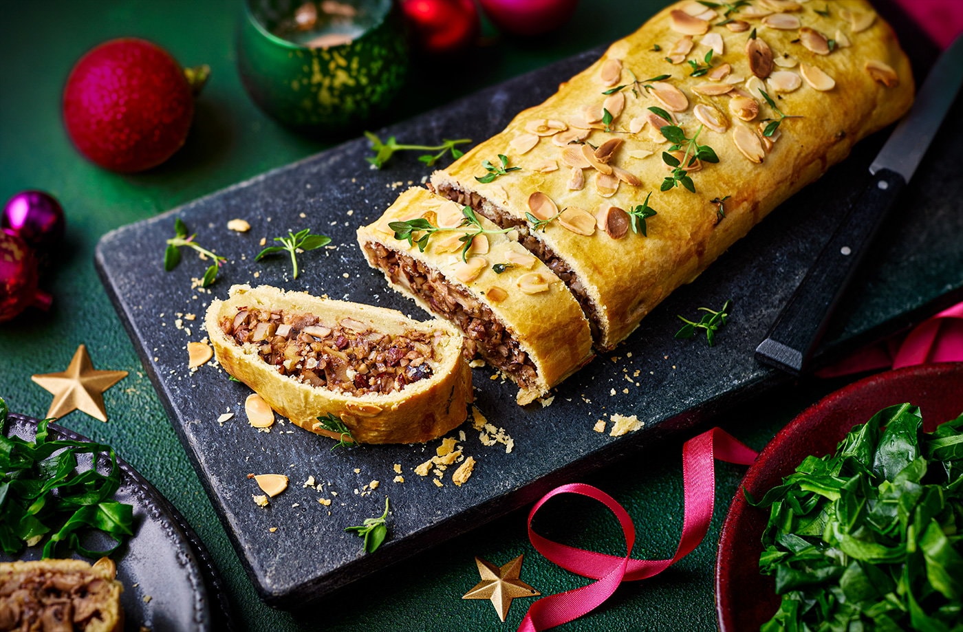 Air-fryer mushroom and nut strudel