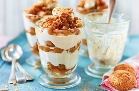 Image of "Gooseberry and elderflower fool with amaretti crumbs"