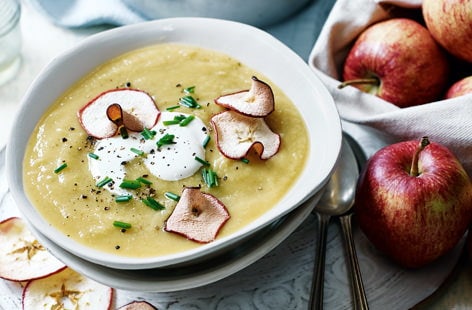 Image of "Parsnip and apple soup with apple crisps"