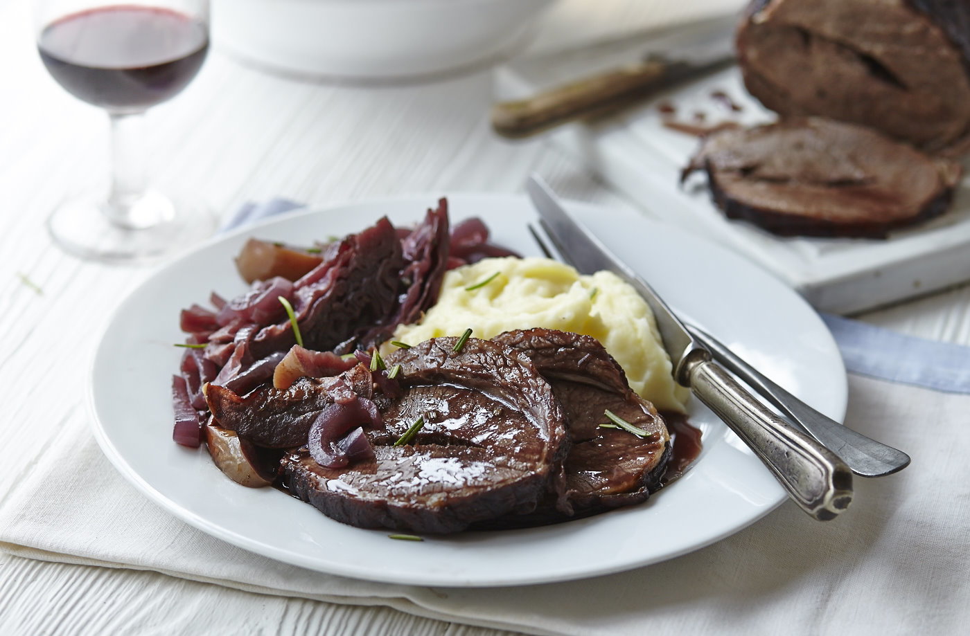 Red wine braised brisket and red cabbage one-pot