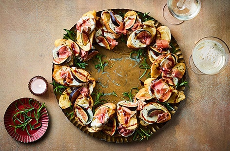 Image of "Goat's cheese sharing wreath"