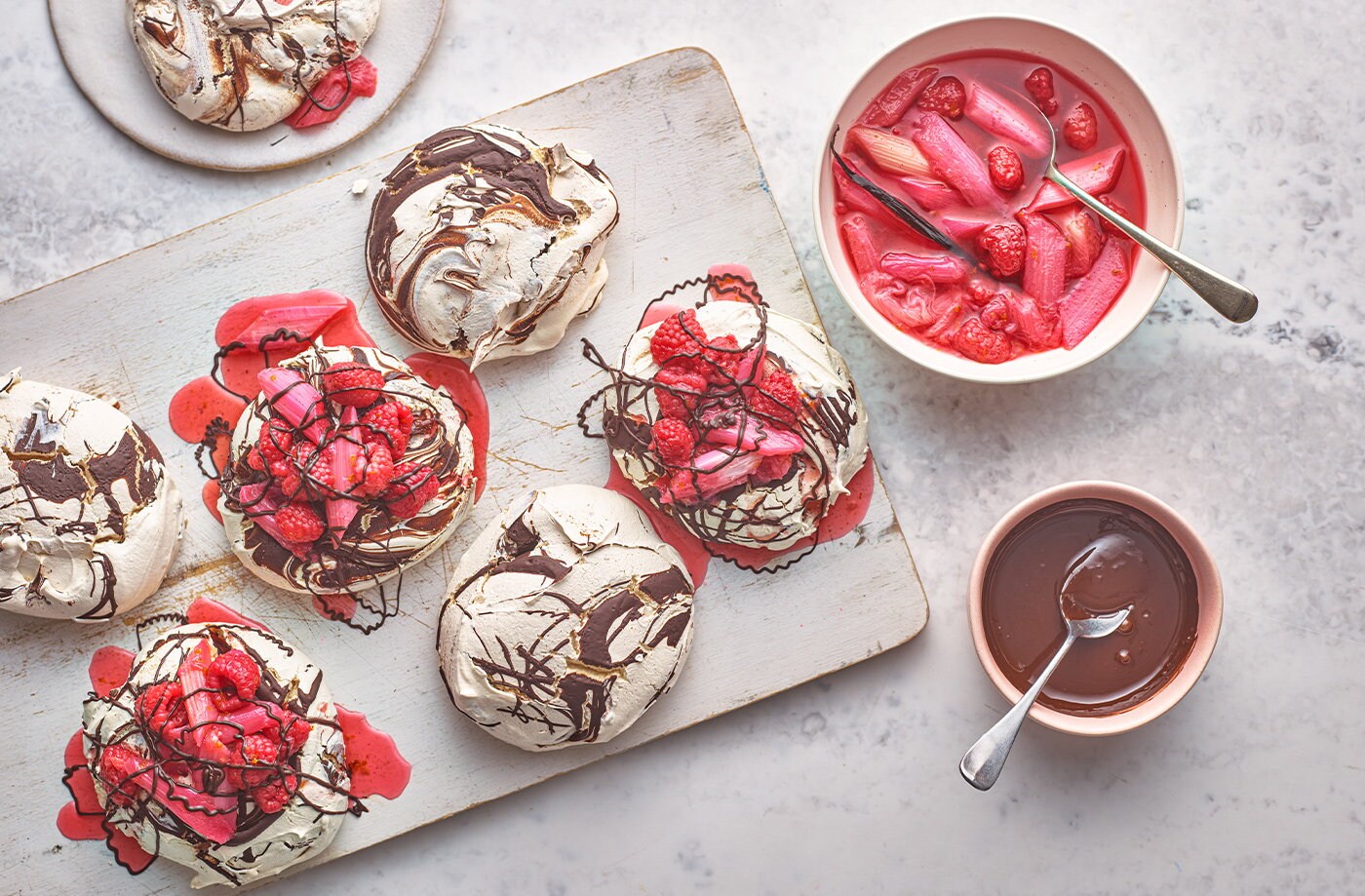 Chocolate marbled meringues