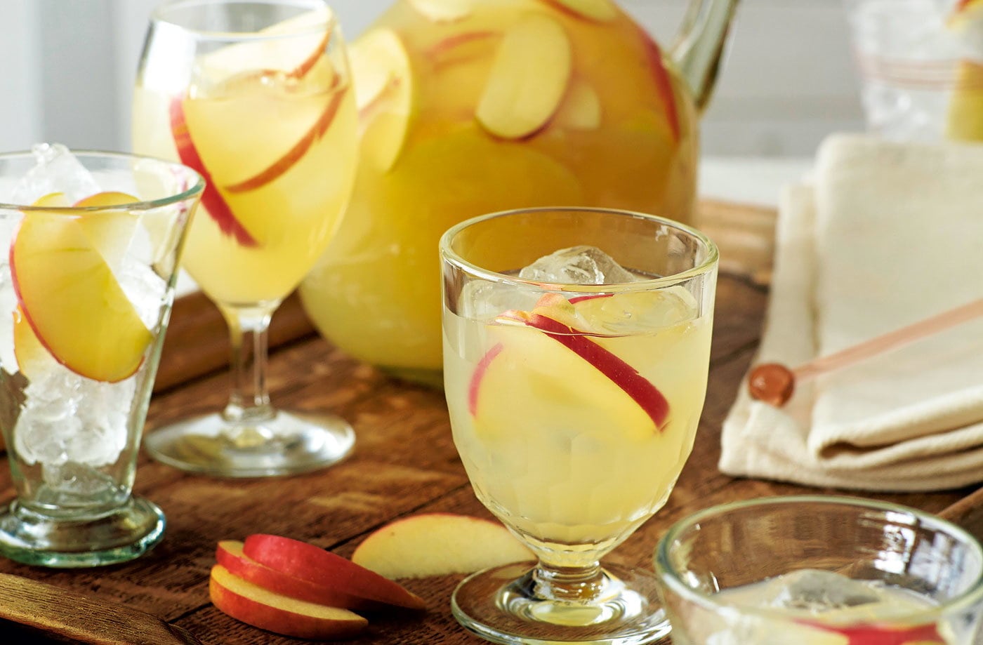 Apple, vodka and ginger beer cocktail
