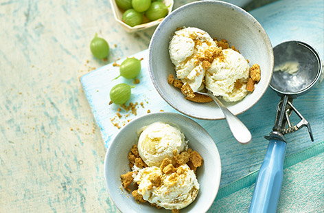 Image of "Gooseberry and elderflower no-churn ice cream"