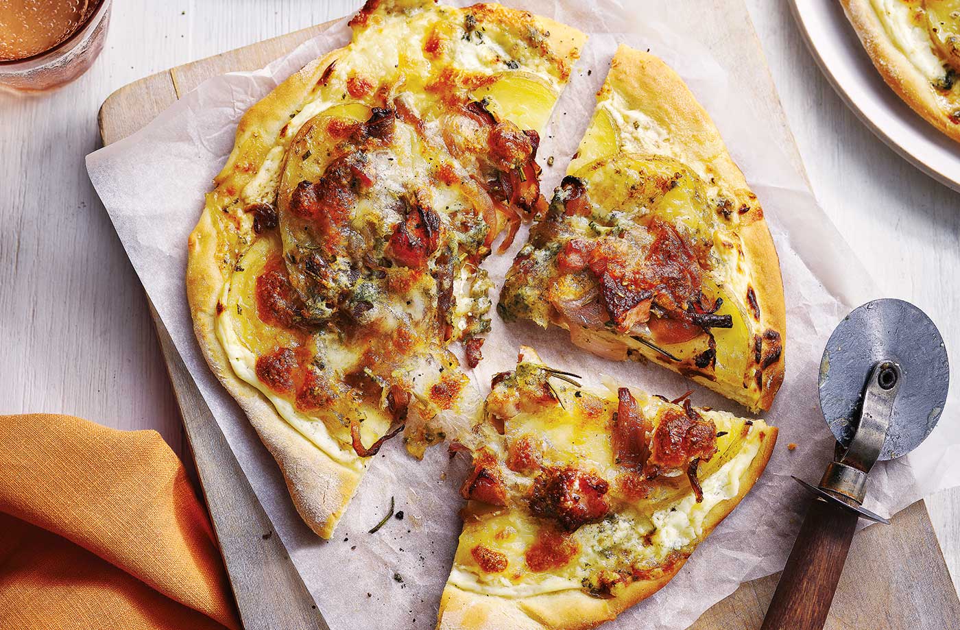Bacon and blue cheese white pizzas