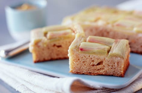 Rhubarb, cinnamon & banana cake