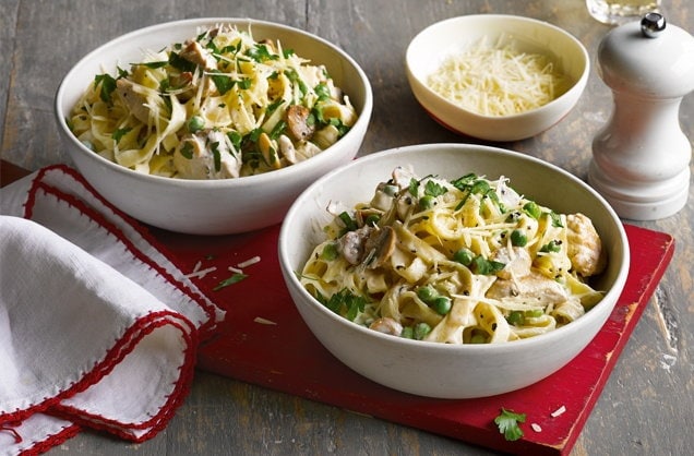 Lemony chicken, mushroom and pea pasta