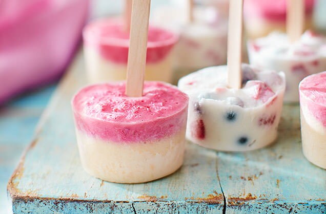 Peach melba yogurt lollies