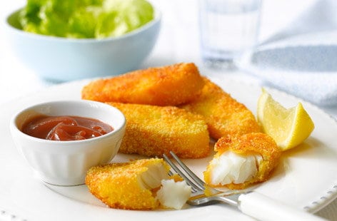 Image of "Parmesan fish fingers with salad"