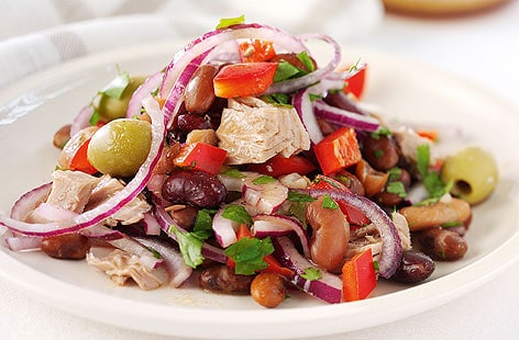 Image of "Italian tuna and bean salad with olives"