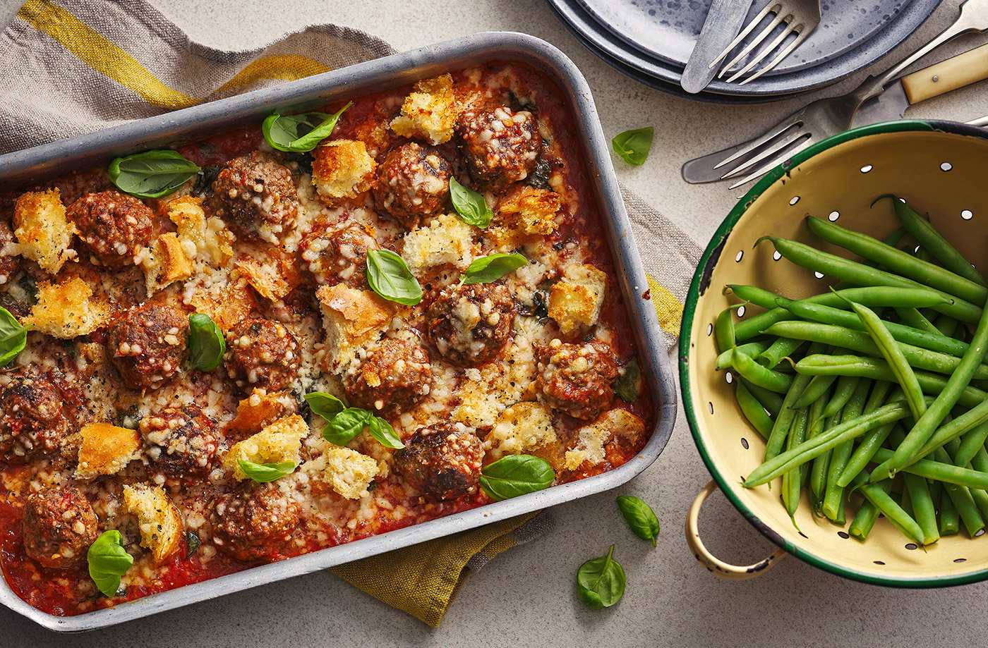 Arrabbiata meatball bake
