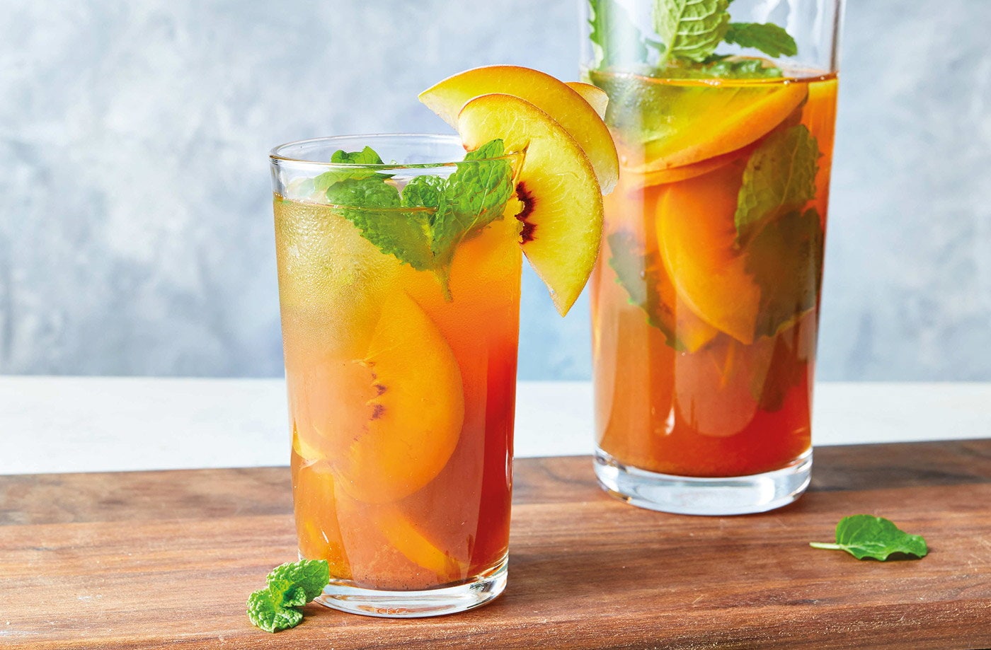 Peach, mint and vanilla chai iced tea