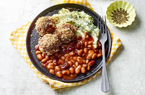 Image of "Mini meatloaves with BBQ beans"