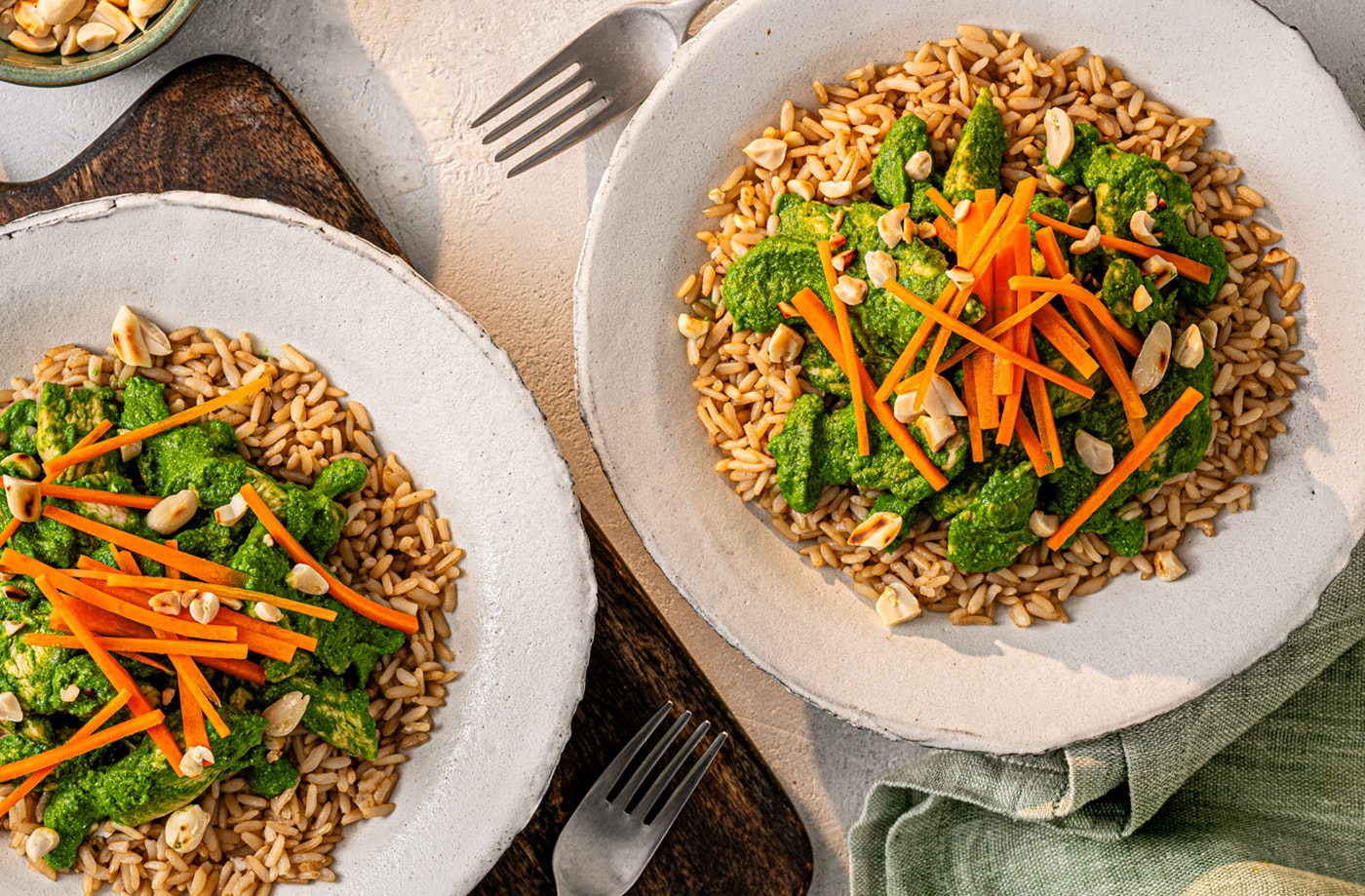 Spinach and peanut chicken stir-fry