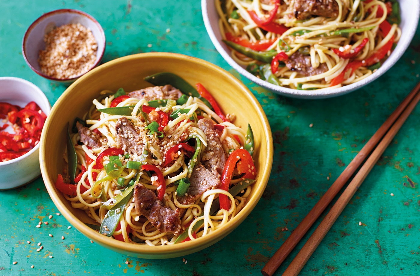 Stir-fried pork with noodles