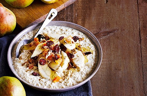 Image of "Bircher muesli with pears, maple syrup and cinnamon"
